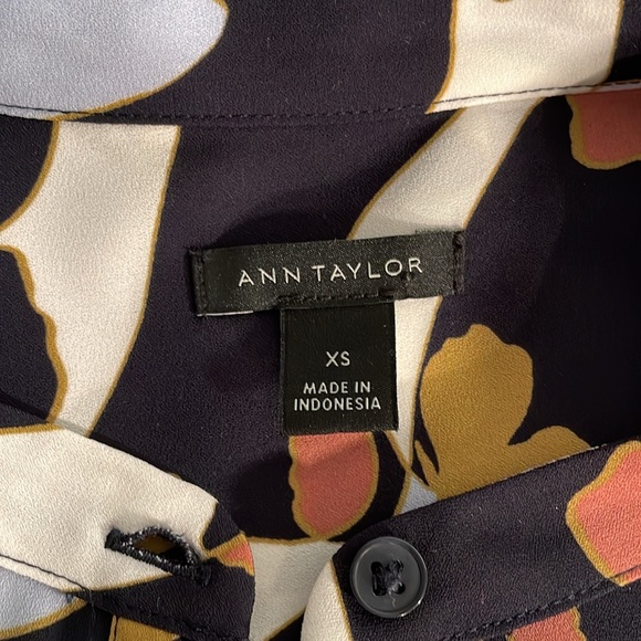 Ann Taylor Floral-Print pleated crepe blouse - XS - Picture 3 of 5